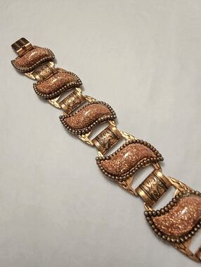 Vintage copper "gold stone" lucite pannel bracelet from the 1950s to 60s